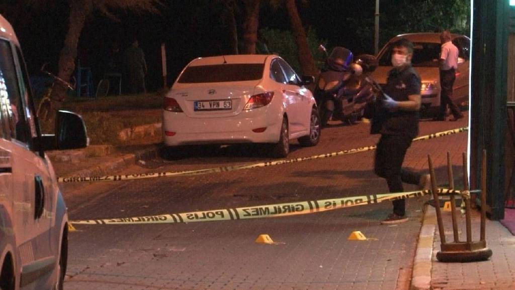 Avcılar’daki gece kulübü önünde alacak verecek cinayeti!