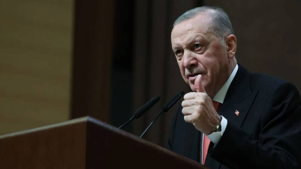 Cumhurbaşkanı Erdoğan, Süper Lig’e yükselen Fatih Karagümrük’ü kutladı