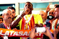 Galatasaray, Osimhen'i takımda tutacak çılgın planı devreye sokuyor