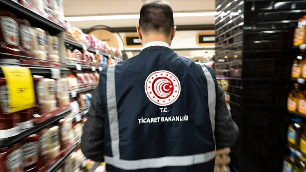Ticaret Bakanlığı'ndan 4 aylık piyasa denetimi! 1 milyar 25 milyon lira ceza uygulandı...