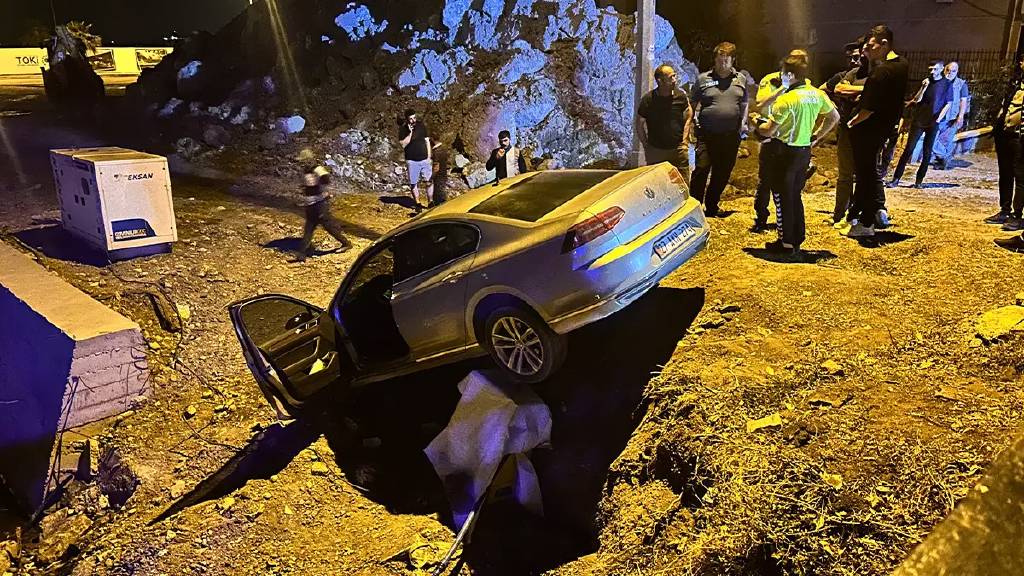 Hatay'da şaşırtan olay! Navigasyona uydu, aracıyla araziye uçtu!