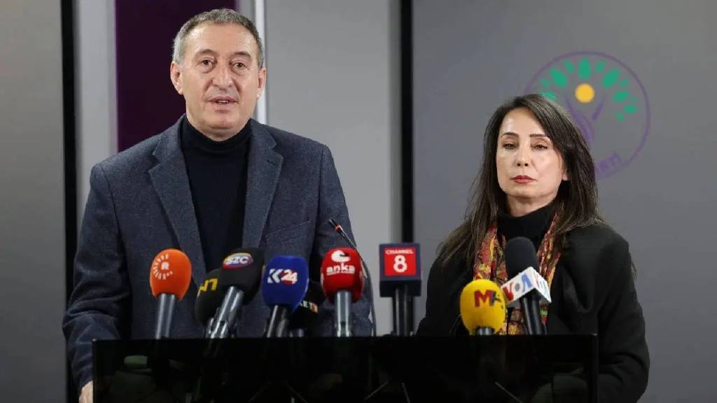 DEM Parti’den CHP’li belediyelere operasyona sert tepki!