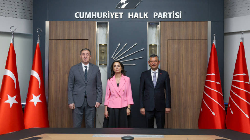 DEM Parti heyetinden CHP’ye ziyaret