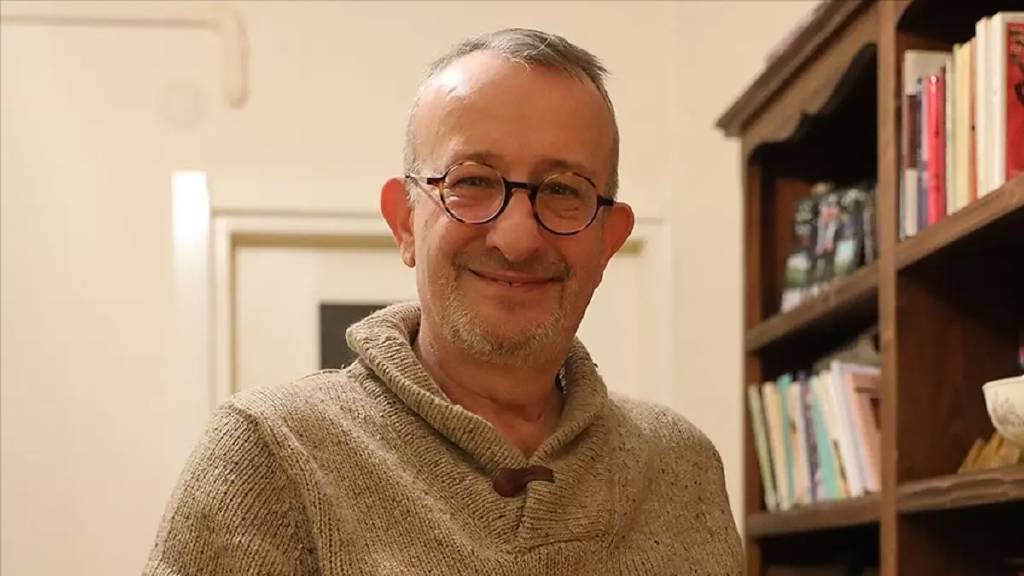 Naşit Özcan son yolculuğuna uğurlanıyor! Eşinden duygulandıran veda...