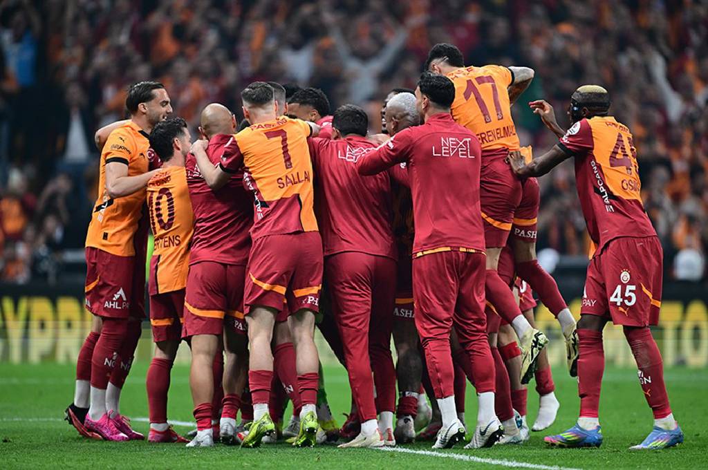 Şampiyon Galatasaray, rotasyona gidiyor, 7 isim kafilede yer almadı