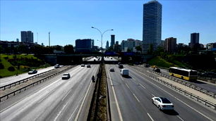 Bayramın ilk gününde yollar boş kaldı