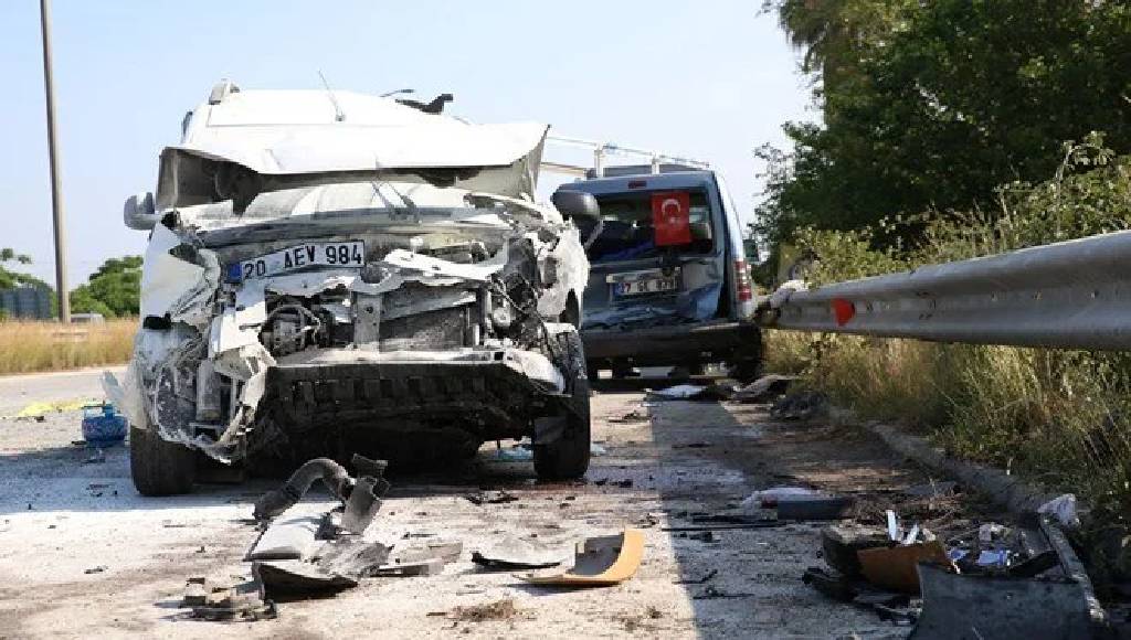 Hatay’da kamyon 3 araca çarptı: 1 ölü, 10 yaralı