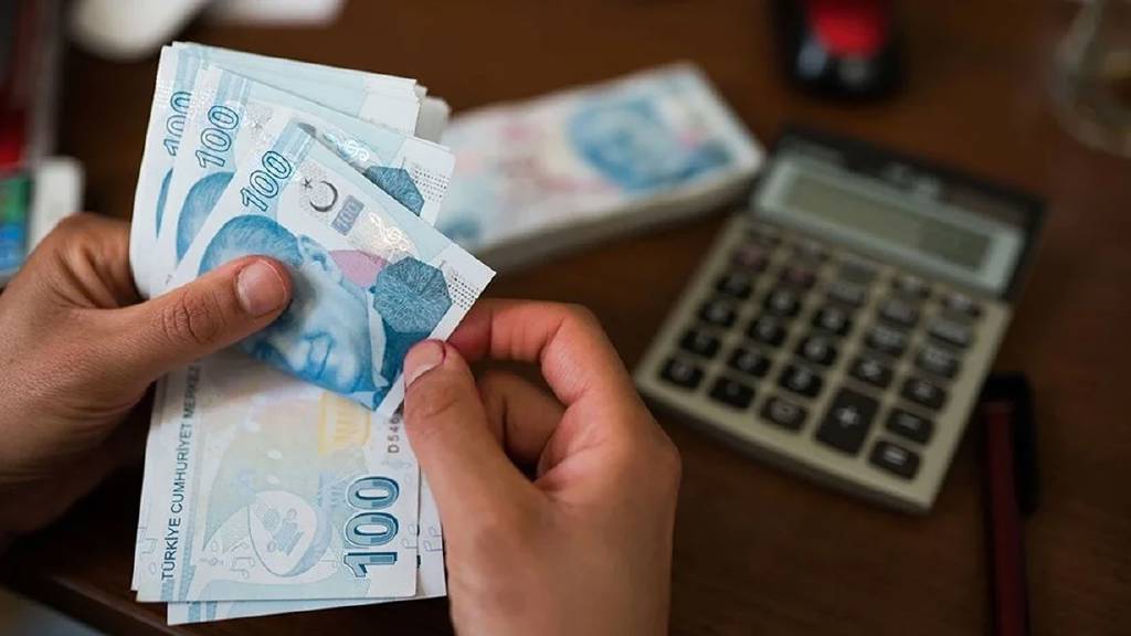 Başkentte bir avukat, kendisini MİT görevlisi olarak tanıtan şahsa 400 bin lirasını kaptırdı!