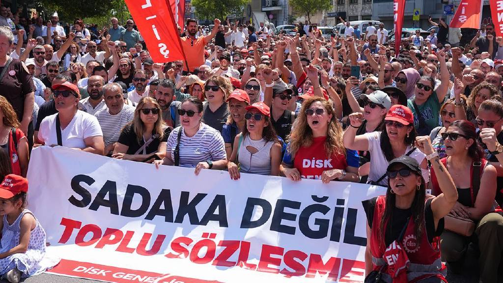 İzmir'de grev bitiyor: Sendika ile belediye anlaştı
