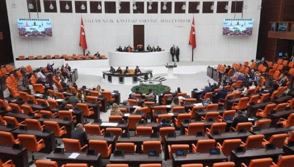 TBMM'nin çalışma süresi uzatıldı
