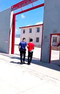 Hatay’da minibüs sapığı yakalanıp, tutuklandı!