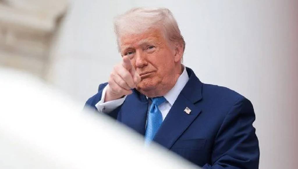 Trump: Powell gerçek bir aptal