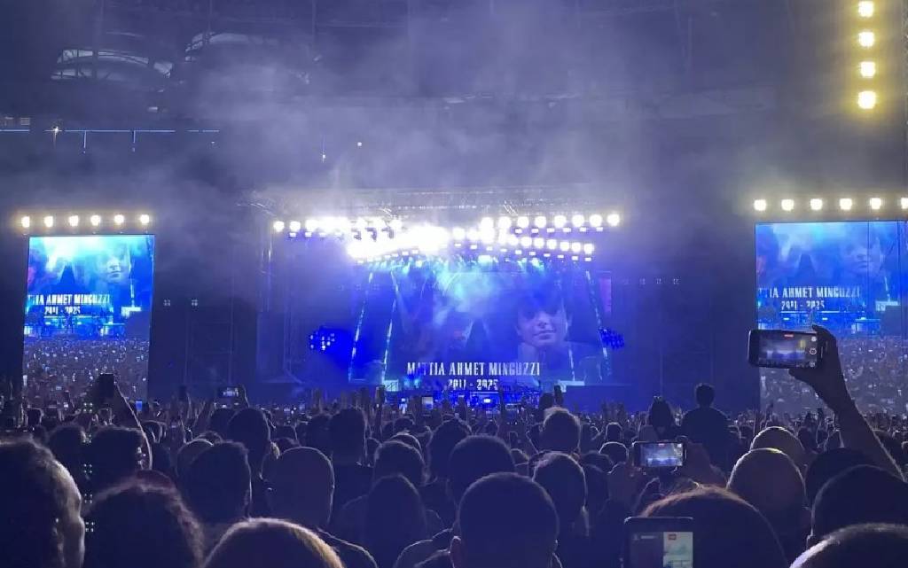 Gun's N' Roses, İstanbul’u salladı! Konserde, Mattia Ahmet Minguzzi unutulmadı…