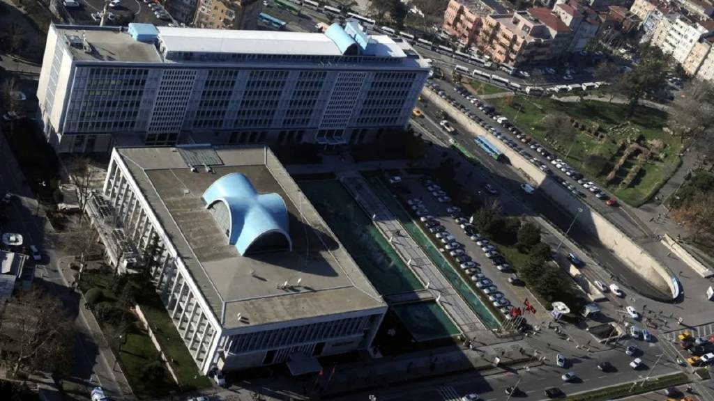 İBB soruşturması: Umut Şenol ve Berat Çağrı Kapki'ye 'etkin pişmanlık'tan tahliye