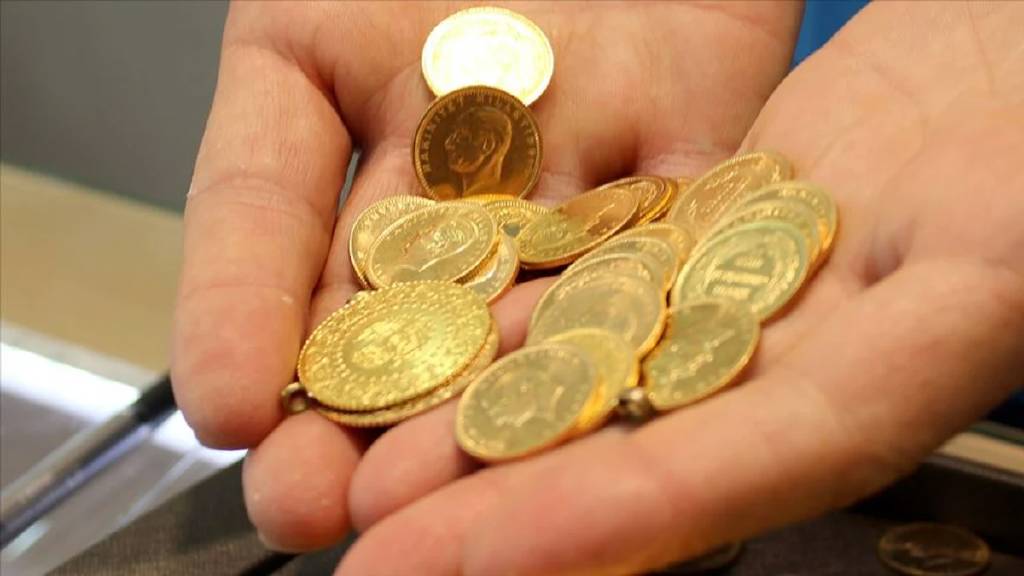 Altın son bir ayın zirvesinde