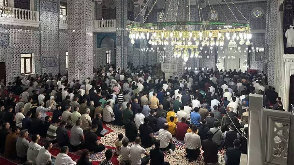 İlk bayram namazı Iğdır'da kılındı