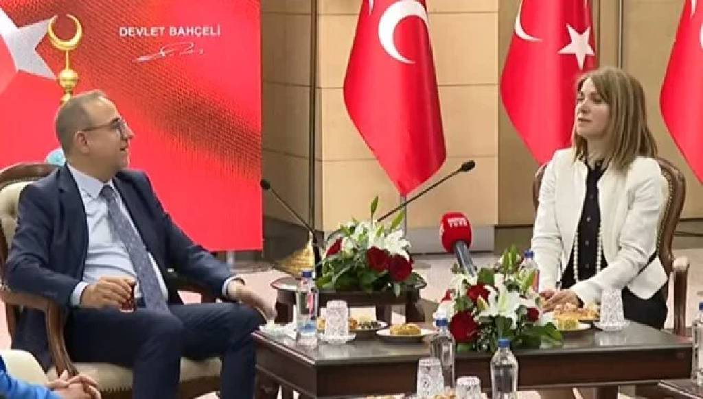Partiler arasında bayramlaşma başladı