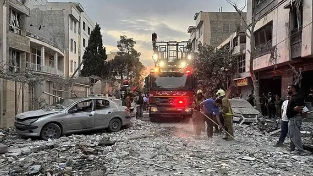 İsrail'in saldırdığı İran'da can kaybı 430'a yükseldi