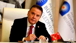 Muhittin Böcek hastaneye kaldırıldı