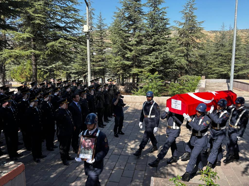 Şehidin naaşı, 67 yıl sonra memleketinde toprağa verildi