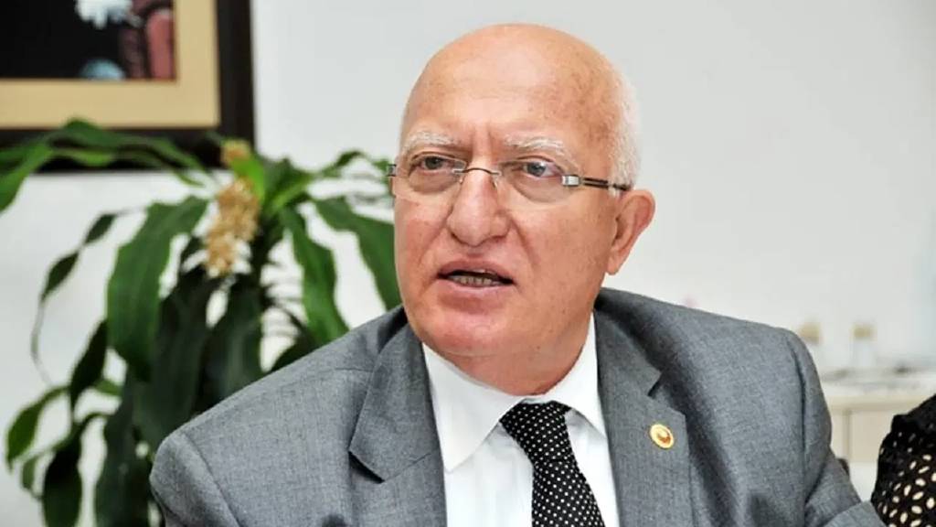 CHP'nin eski milletvekili Gürkut Acar, hayatını kaybetti