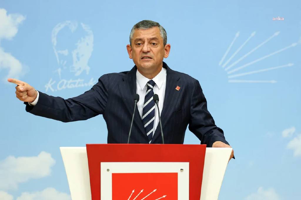 Özgür Özel: "Milleti sokağa davet edeceğim günü bilirim"