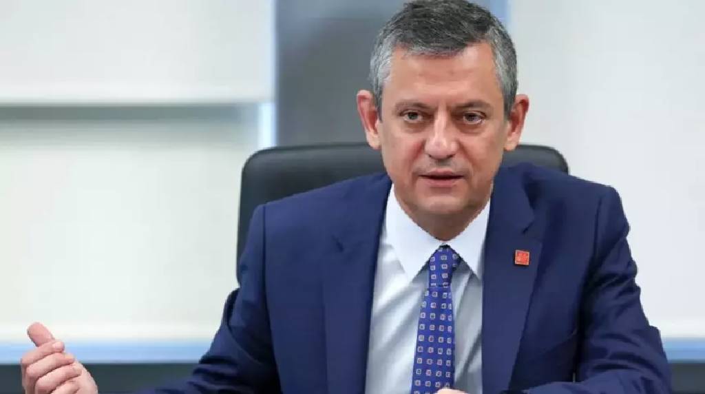 Özgür Özel’den Erdoğan ve Bahçeli’ye sert çıkış: “Mutlu olduğunu sanmıyorum”