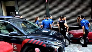 İstanbul Sultangazi'de polislere bıçakla saldıran şüpheli yakalandı