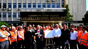 TÜRK-İŞ’ten Karayolları’na grev hamlesi: Karar asıldı!