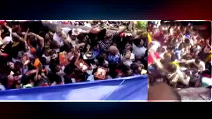 Hindistan'daki tapınakta izdiham! Çok sayıda ölü ve yaralı var