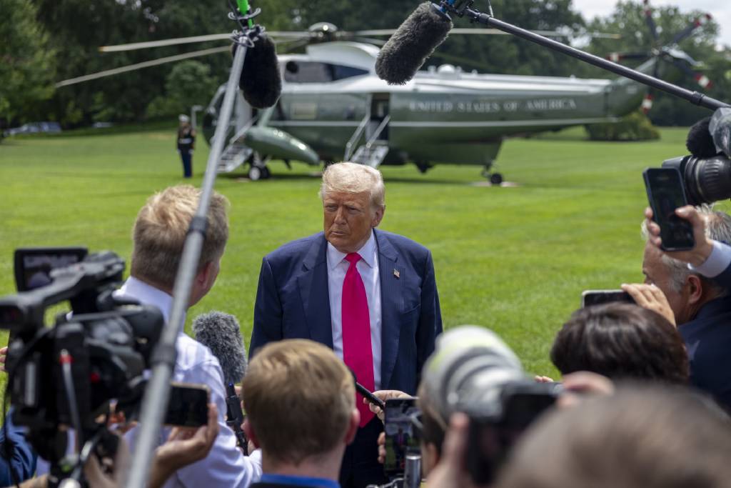 Trump’tan Zelenskiy’e uyarı: Moskova'yı hedef almamalı