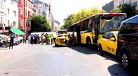 Taksim'de zincirleme kaza! 9 araç birbirine girdi…