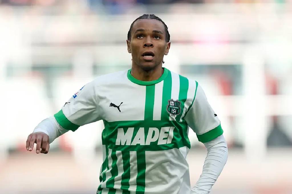  Fenerbahçe, Armand Lauriente ile el sıkıştı