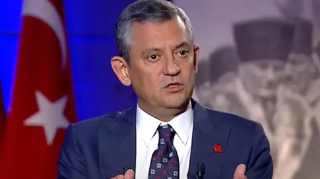Özgür Özel’den 'baklava kutusu' skandalına sert tepki