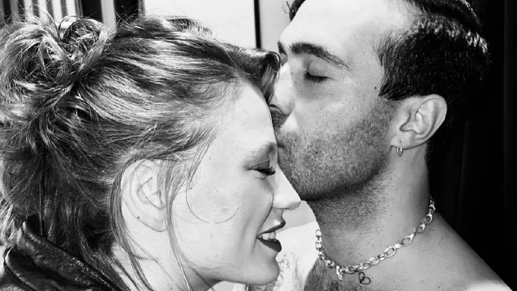 Mert Demir'den Serenay Sarıkaya'ya romantik doğum günü kutlaması