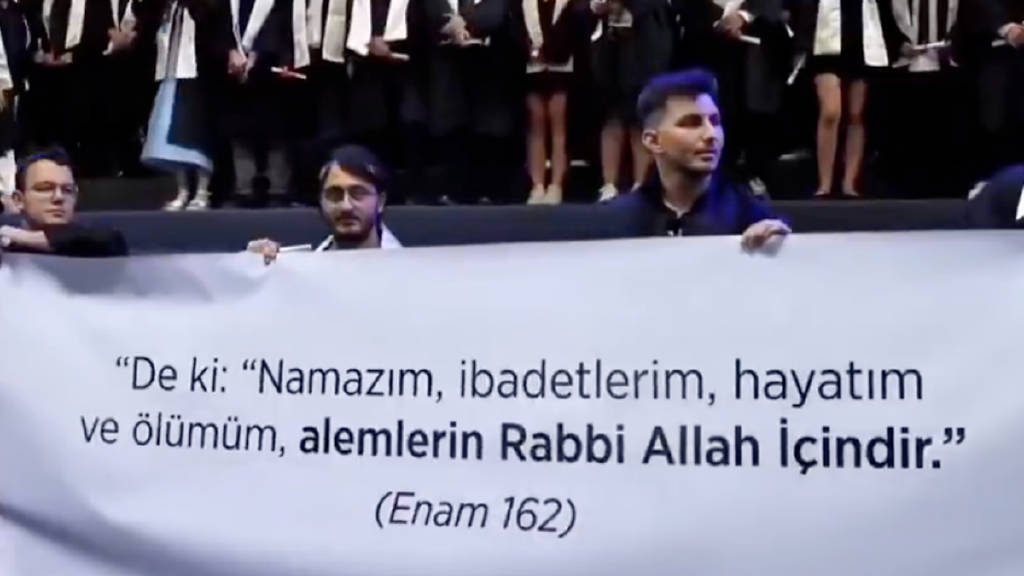 İstanbul Teknik Üniversitesi mezuniyet töreninde skandal!