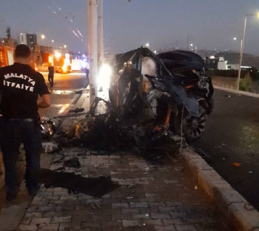 Malatya'da kahreden kaza: 2 hemşire can verdi 