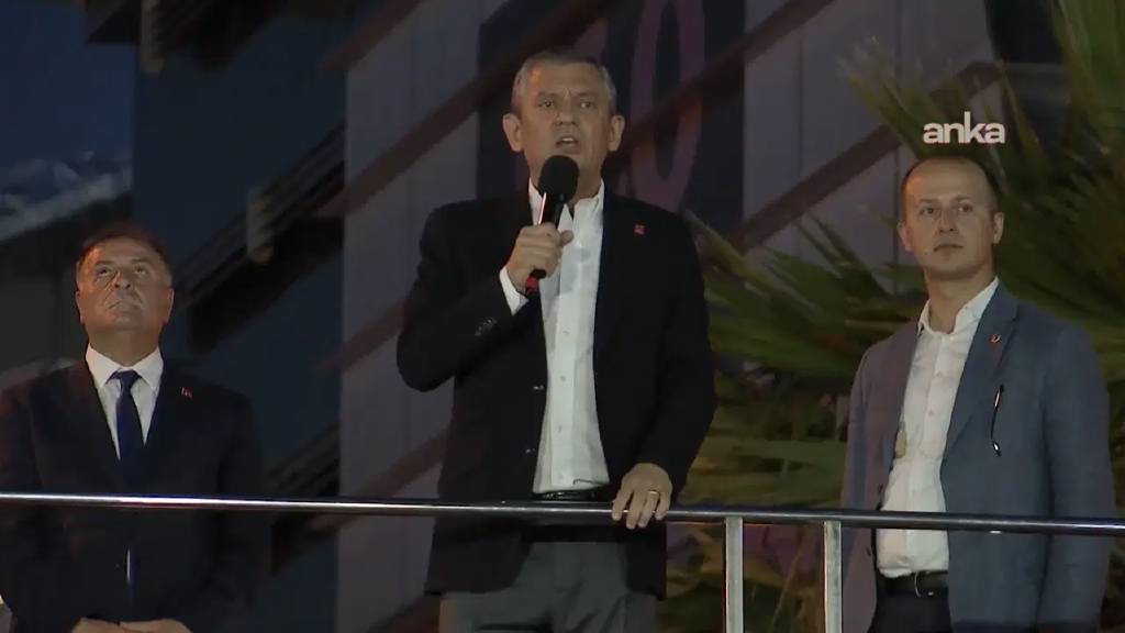 Özgür Özel'den sert çıkış: 'Mutlaka hesap soracağız, mutlaka!'