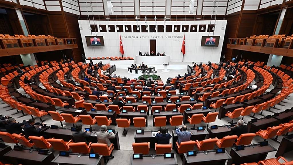 TBMM'de "yalan tweet" tartışması…
