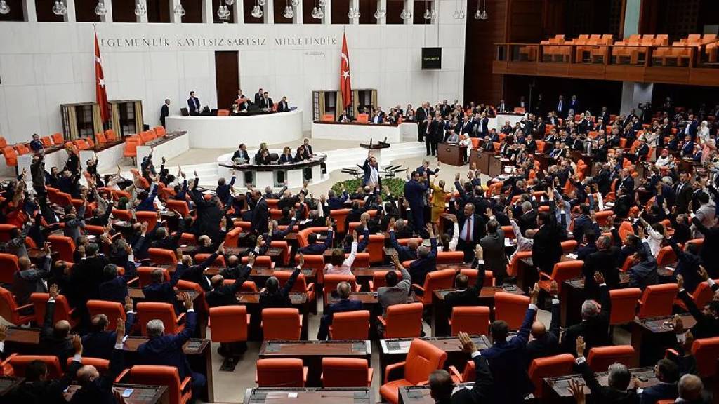 Milletvekillerinin TBMM'deki sandalye dağılımları değişti