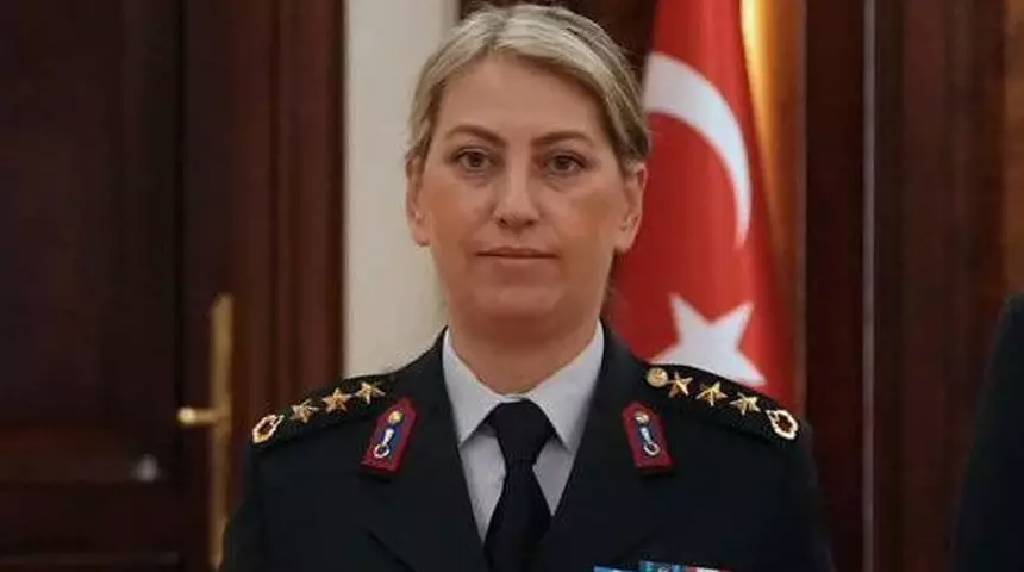 Türk Jandarma tarihine damga vurdu: Gülden Mat Şakir, tuğgeneral oldu