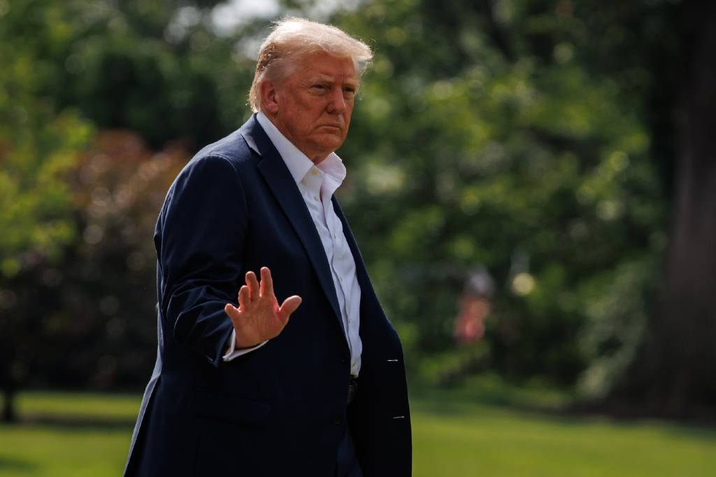 Trump'tan, Avrupa Birliği ve Meksika'ya yüzde 30 gümrük vergisi!
