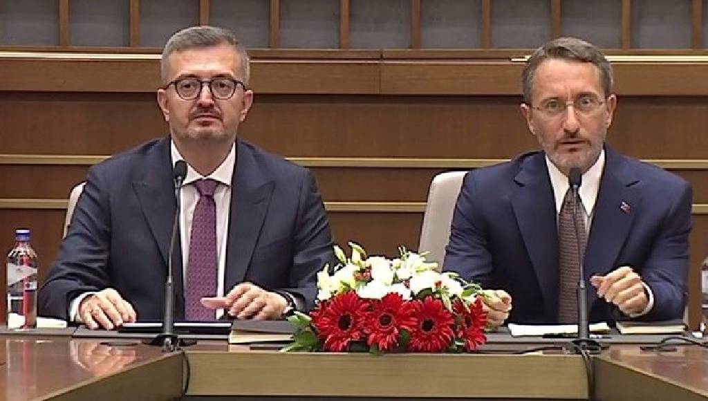 Burhanettin Duran, görevi Fahrettin Altun'dan devraldı