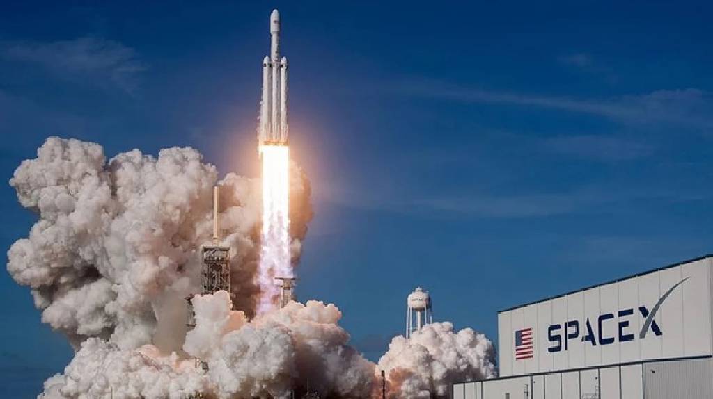 SpaceX’in 11’inci insanlı uzay uçuş görevi ertelendi…