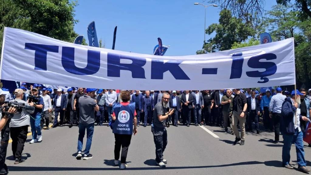 TÜRK-İŞ'ten iş yeri terk etmeme eylemi!