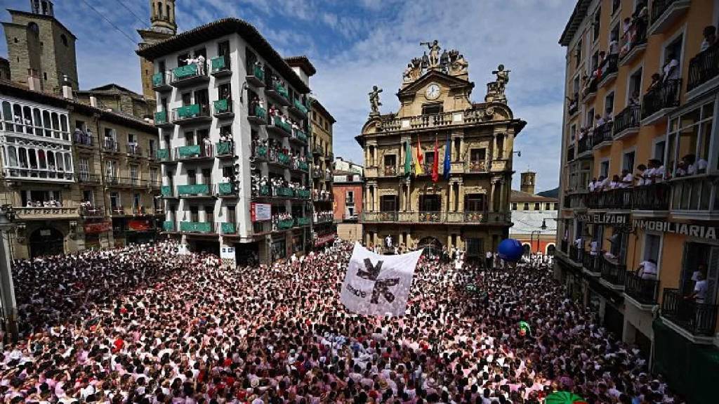 İspanya’da Filistin’e destek: San Fermin’de ‘Yaşasın özgür Filistin’ sloganları!