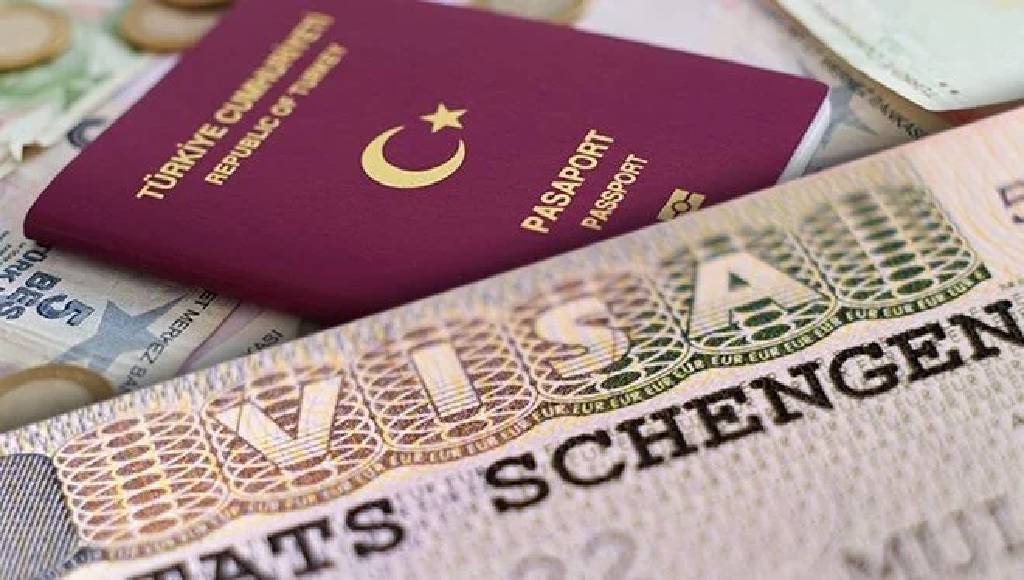 Türk vatandaşlarına Schengen kolaylığı müjdesi…