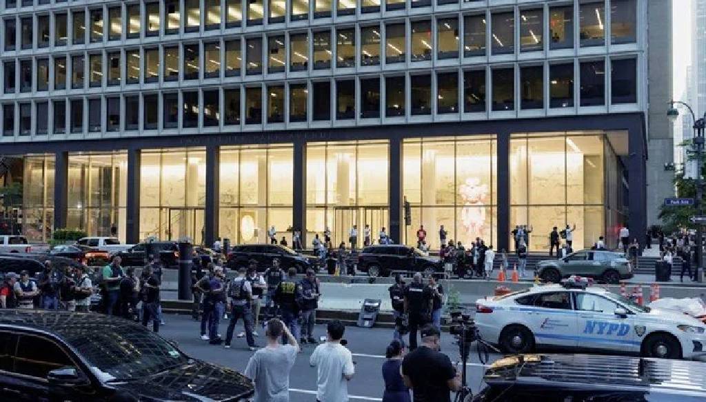 New York’ta gökdelene silahlı saldırı: 4 ölü