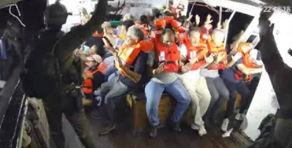 Hanzala'ya baskın! İsrail askerleri gemiyi kaçırdı