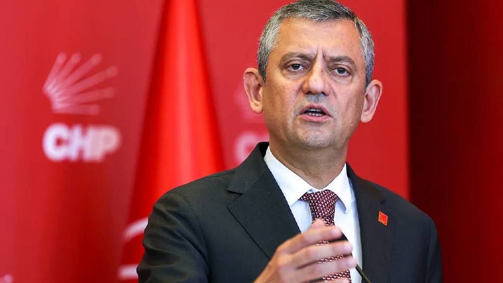 PKK'nın 'silah bırakma' töreni sonrası Özgür Özel'den ilk açıklama